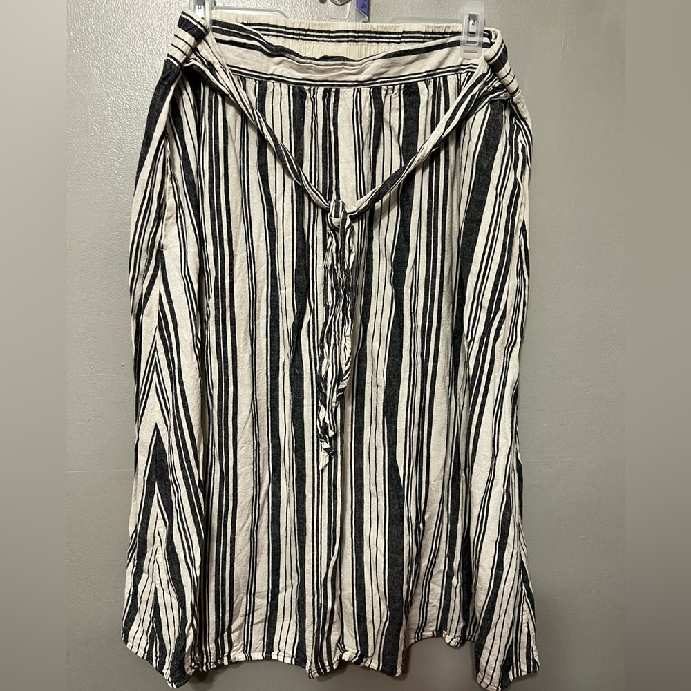 Time and Tru Skirt